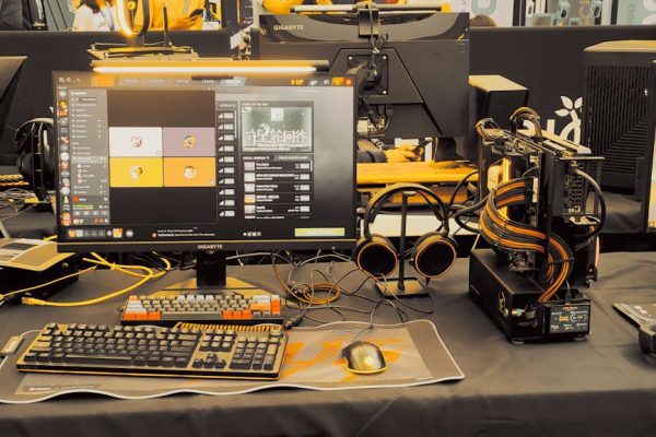 Modern gaming gear setup on display at a tech expo. – HyperClean Fun60 Build budget