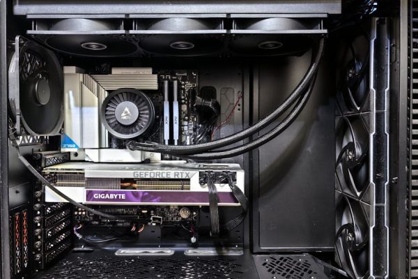 Interior view of a gaming PC showcasing a GeForce RTX graphics card and high-performance cooling system. – Xiaomi smart air fryer